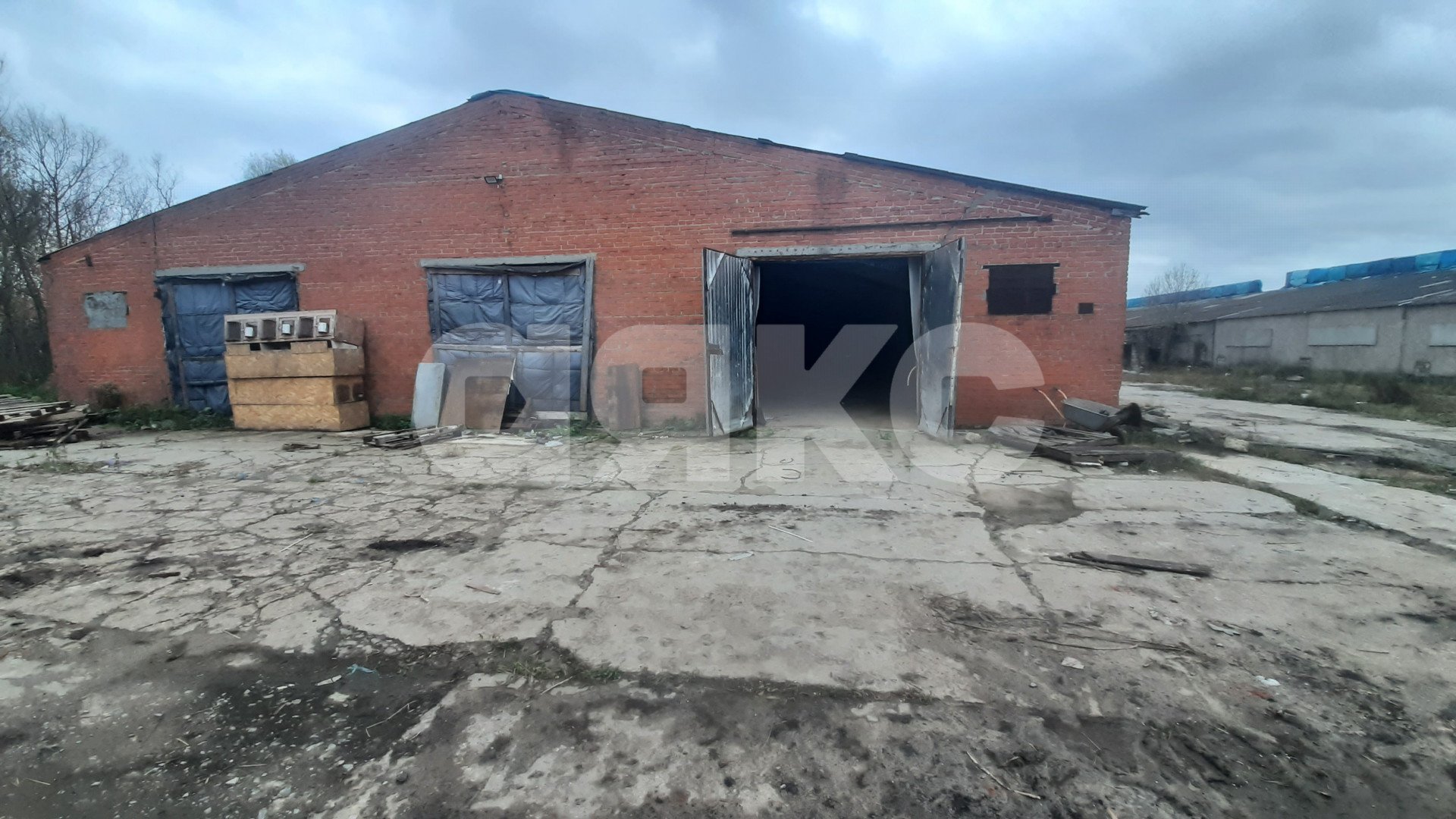 Фото №13: Коммерция 1000 м² - Усадище